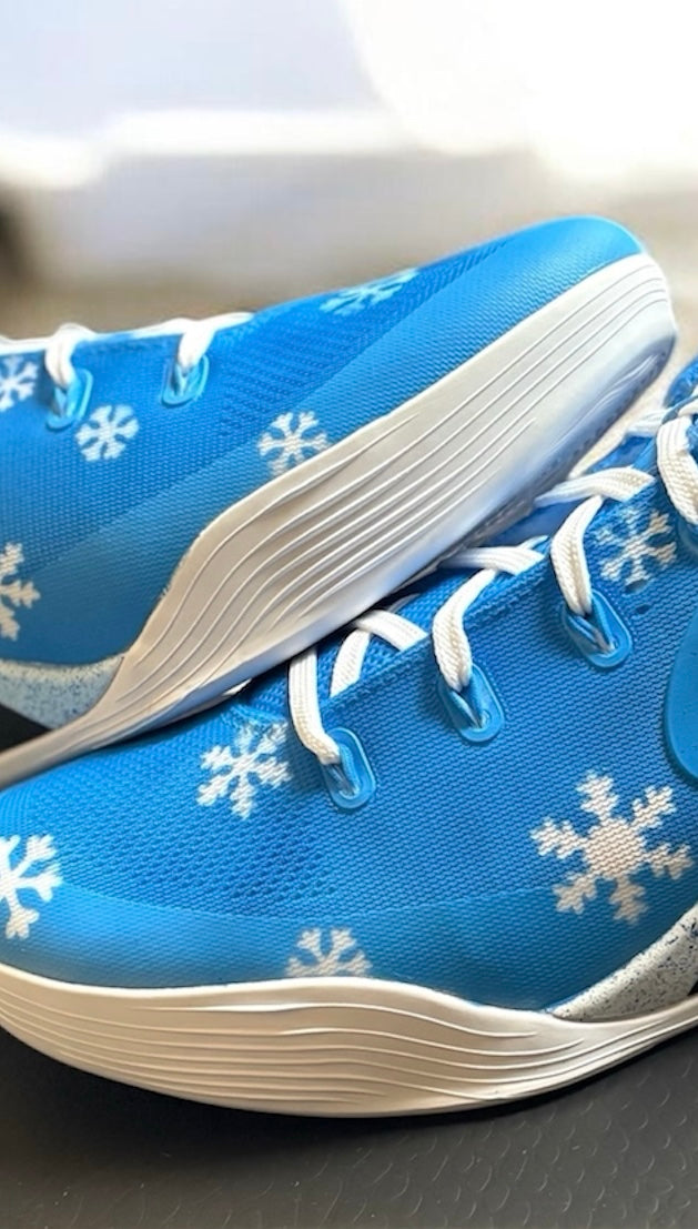 Custom basketball Frosty Themed Kobe 8s